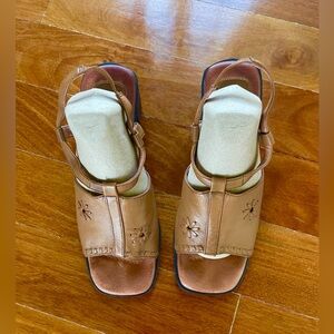 INFINITI Women Leather Sandals Shoes Brown Size 7 M